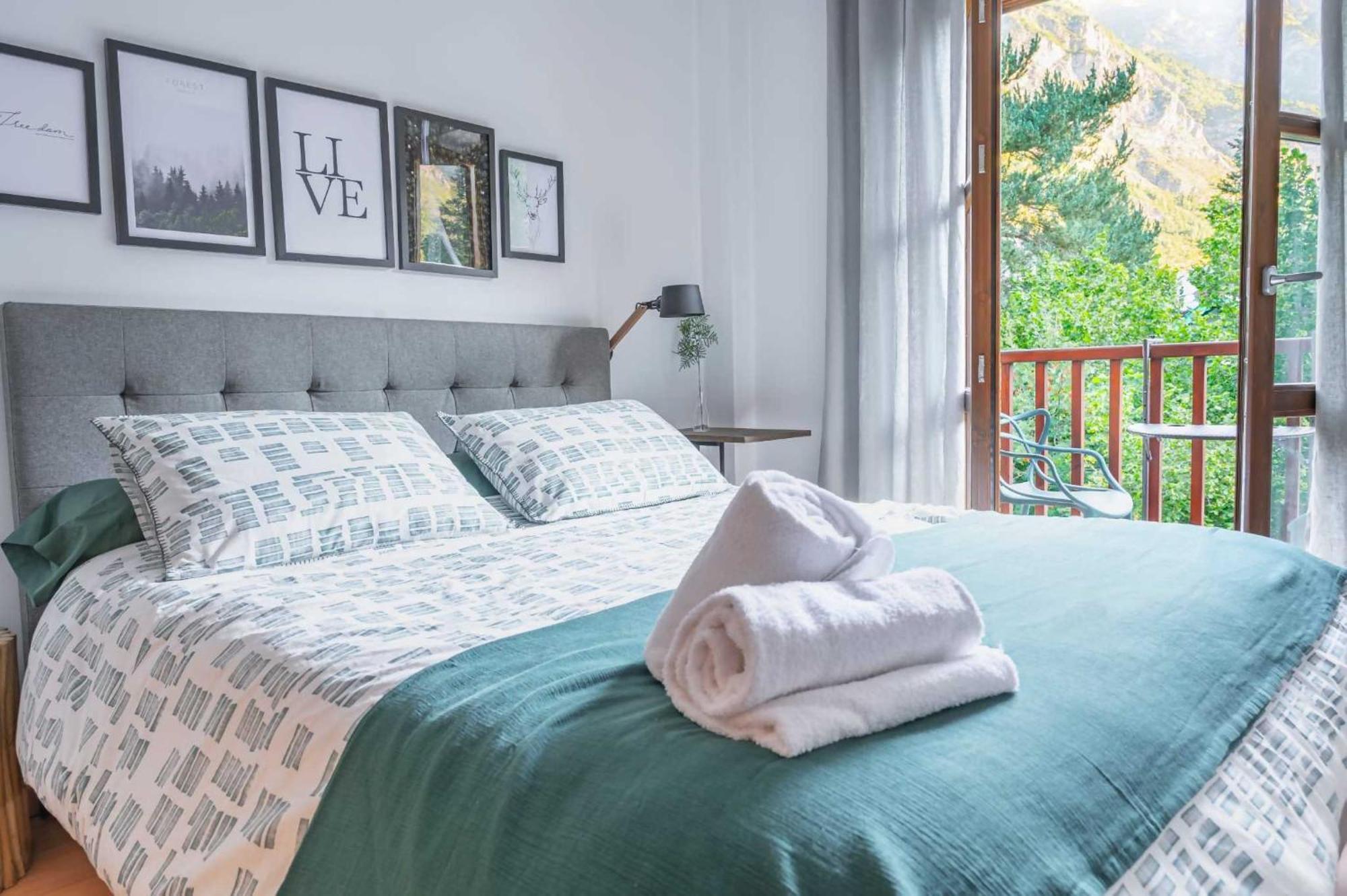 Appartement Loira Casa Sanchines Duplex De Lujo En Benasque Extérieur photo